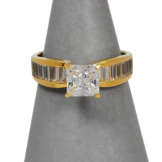 Pre-Owned 9ct Gold Square CZ Ring & CZ Shoulders Size O