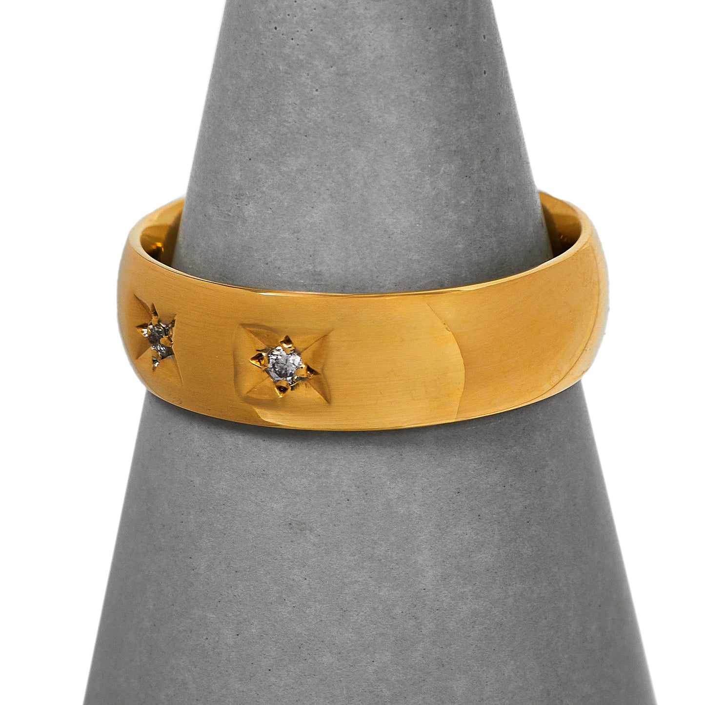 Pre-Owned 9ct Gold 3 Diamond Band Ring Size U