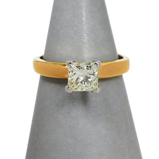 Pre-Owned 18ct Gold Princess Cut Diamond Ring Size J.5