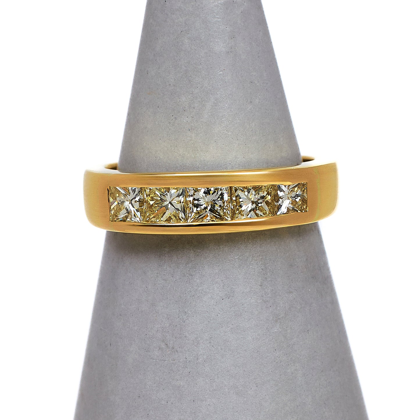 Pre-Owned 18ct Gold Princess Cut Diamond Ring Size K.5