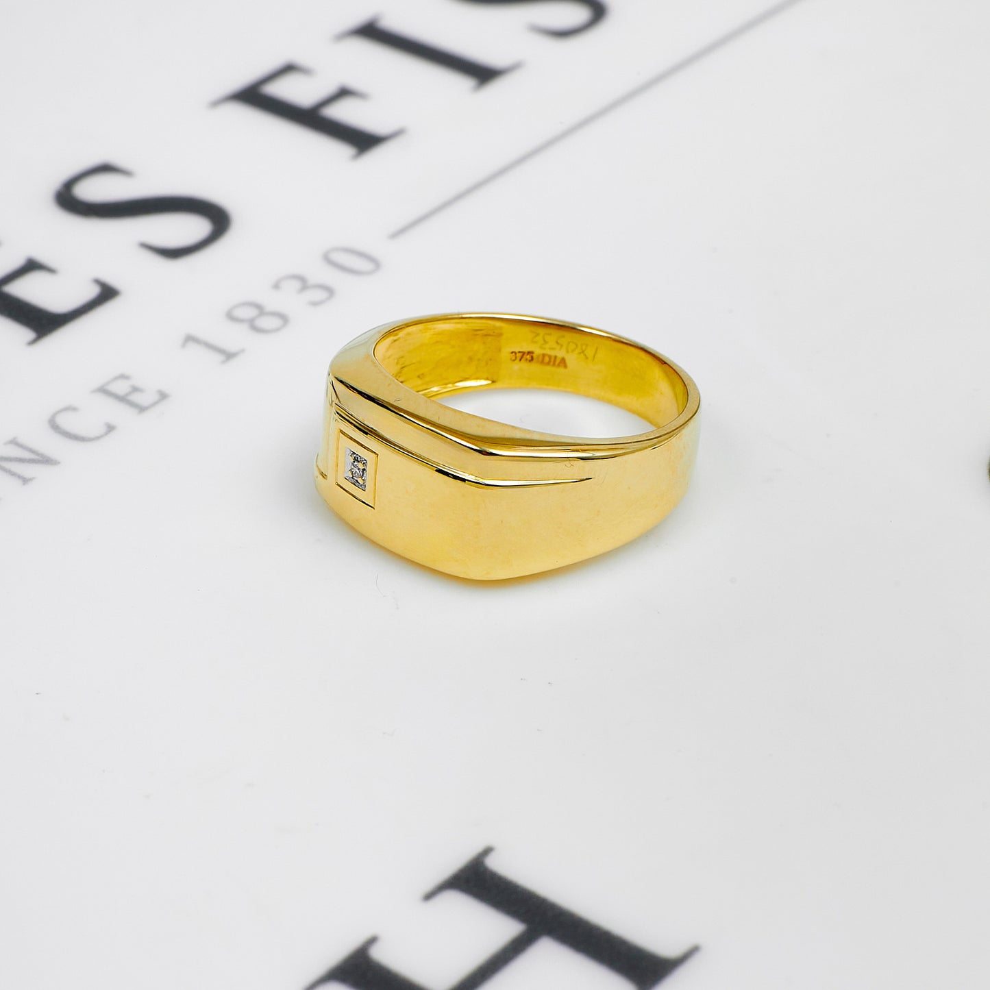 Pre-Owned 9ct Gold & Single Diamond Signet Ring Size P.5