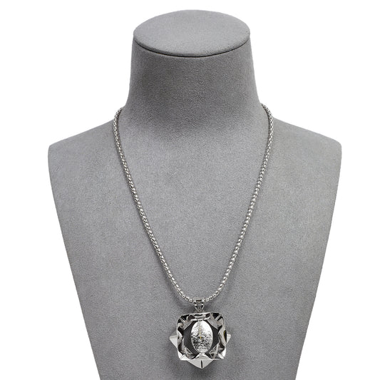 Pre-Owned 18ct White Gold Openwork Oval Pendant & Chain