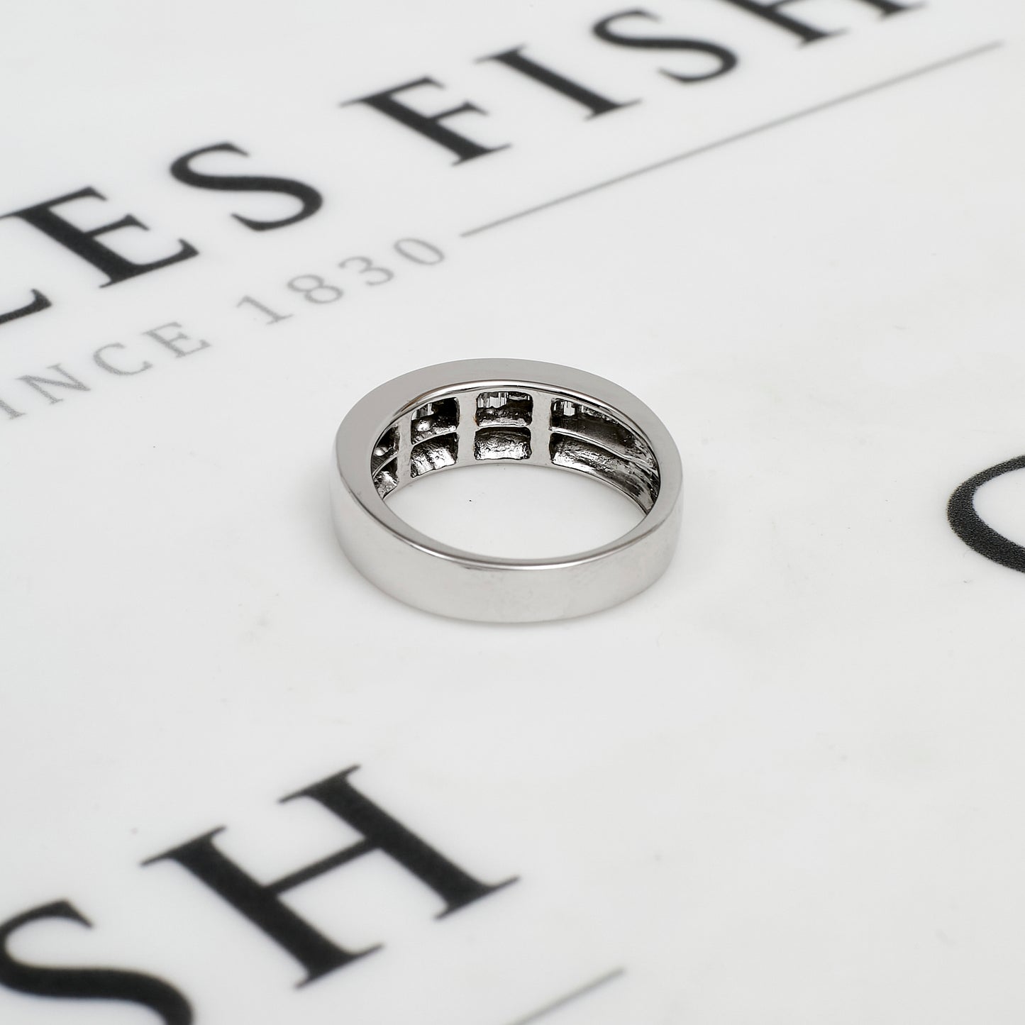 Pre-Owned 18ct White Gold Diamond Ring Size M.5