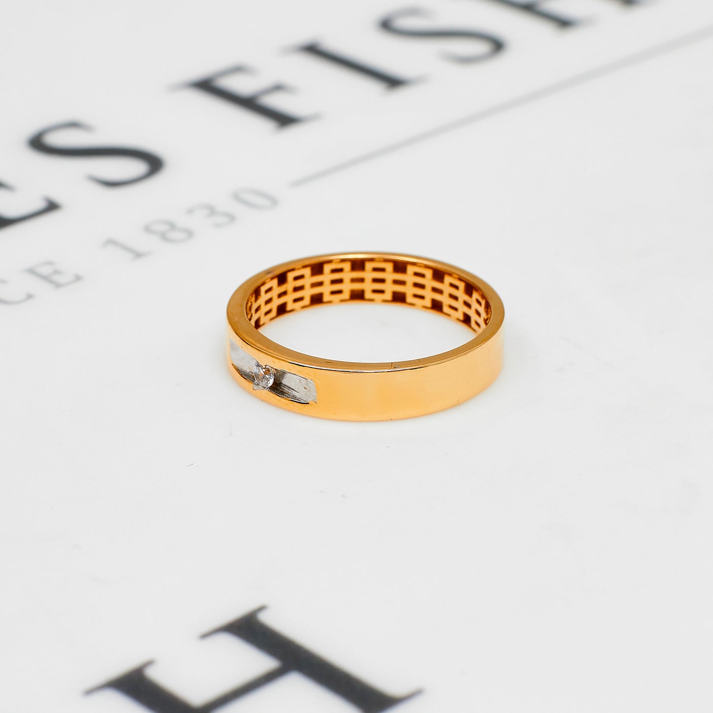 Pre-Owned 18ct Gold CZ Band Ring Size N