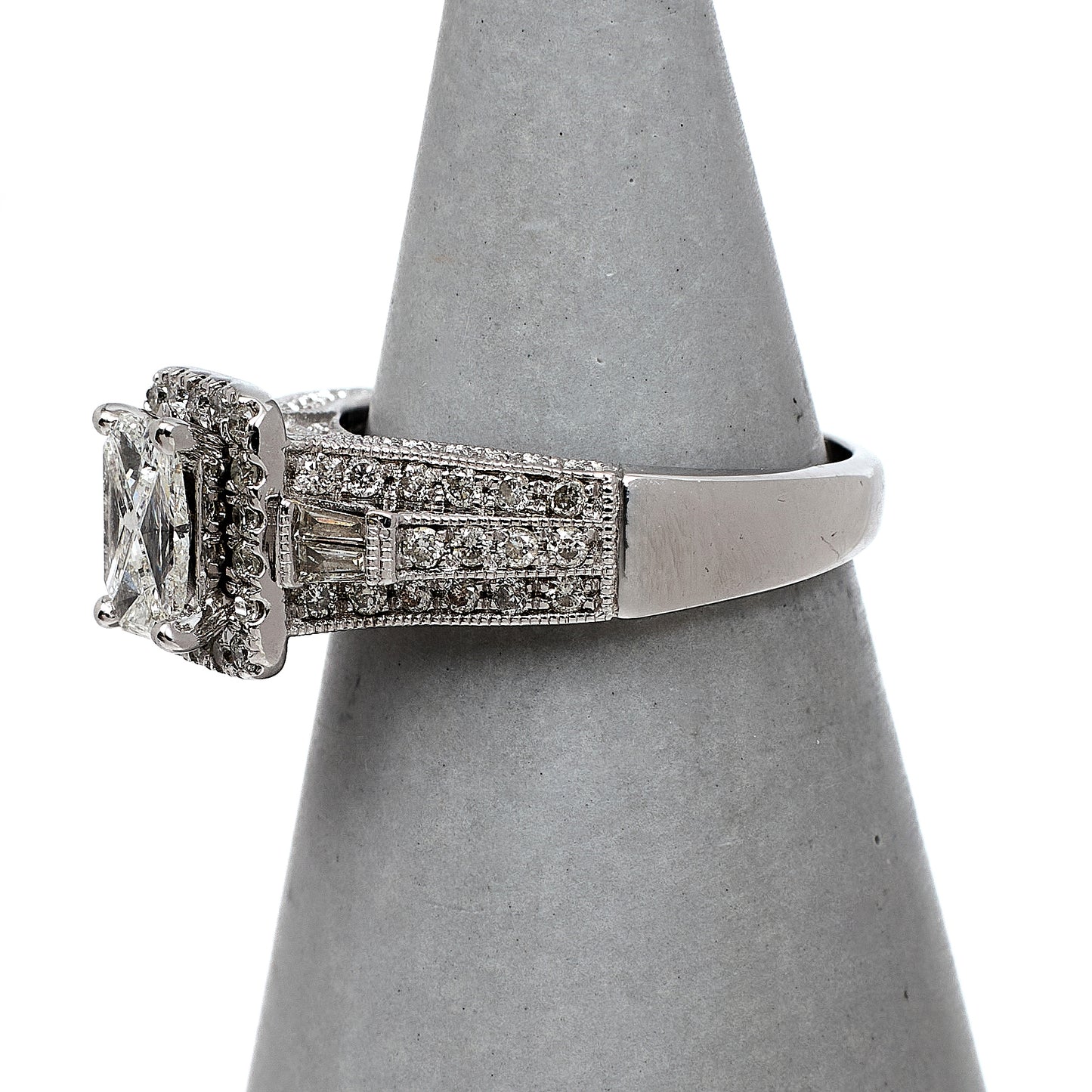 Pre-Owned 14ct White Gold Diamond Cluster Ring Size L