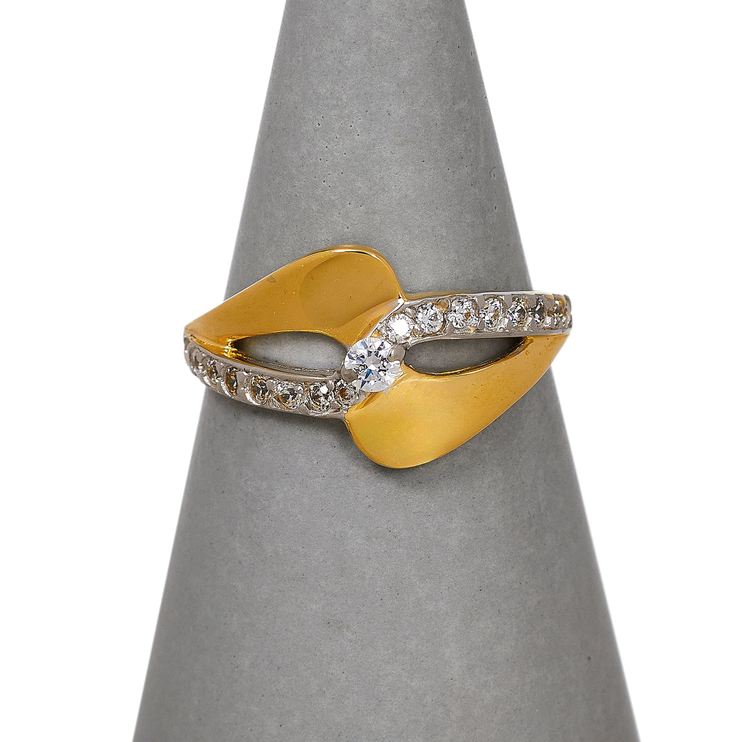 Pre-Owned 14ct Gold CZ Loop Design Ring Size O.5