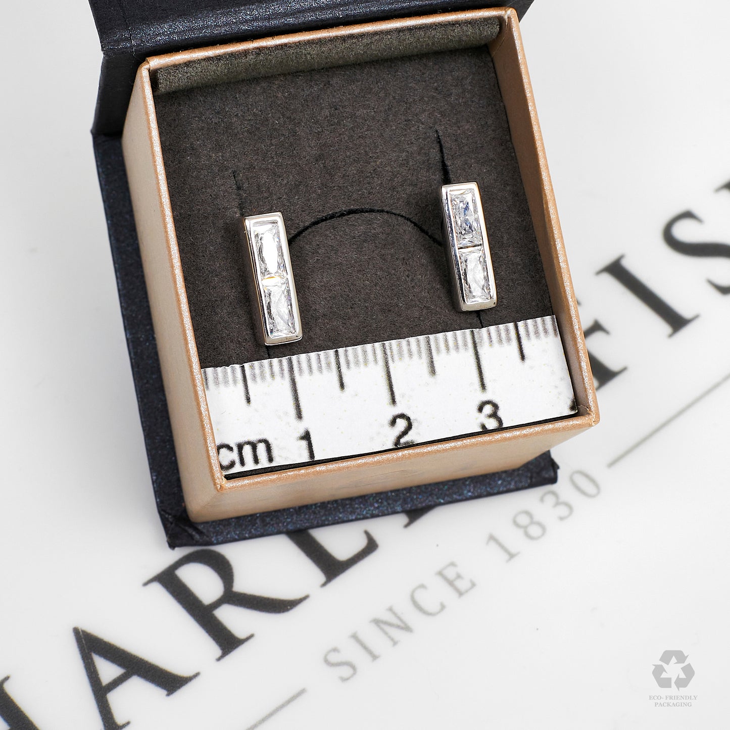 Pre-Owned 14ct White Gold CZ Hinged Earrings