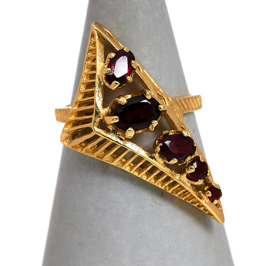 Pre-Owned 9ct Gold Garnet Triangle Shape Ring Size L