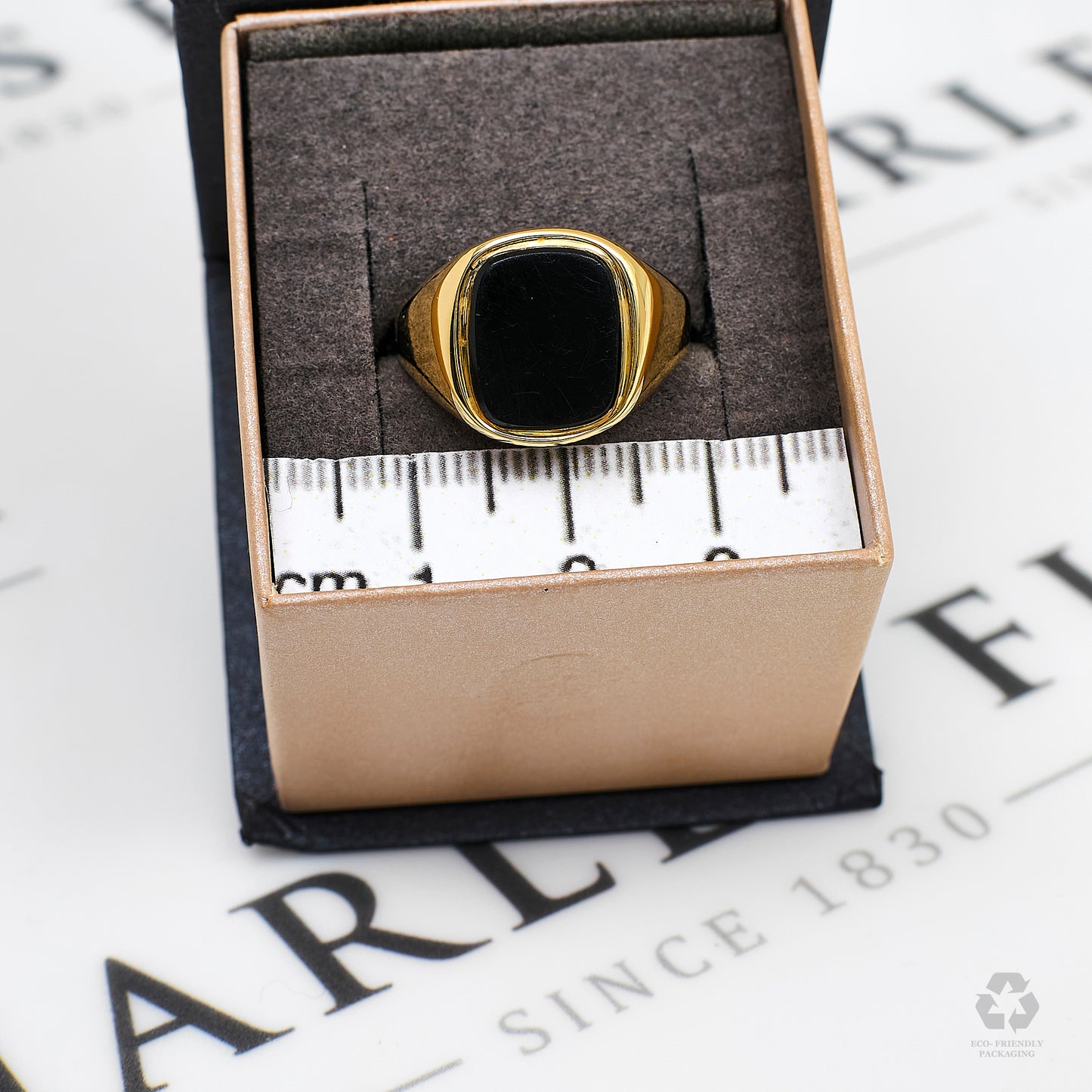 Pre-Owned 9ct Gold Rectangle Onyx Signet Ring Size P