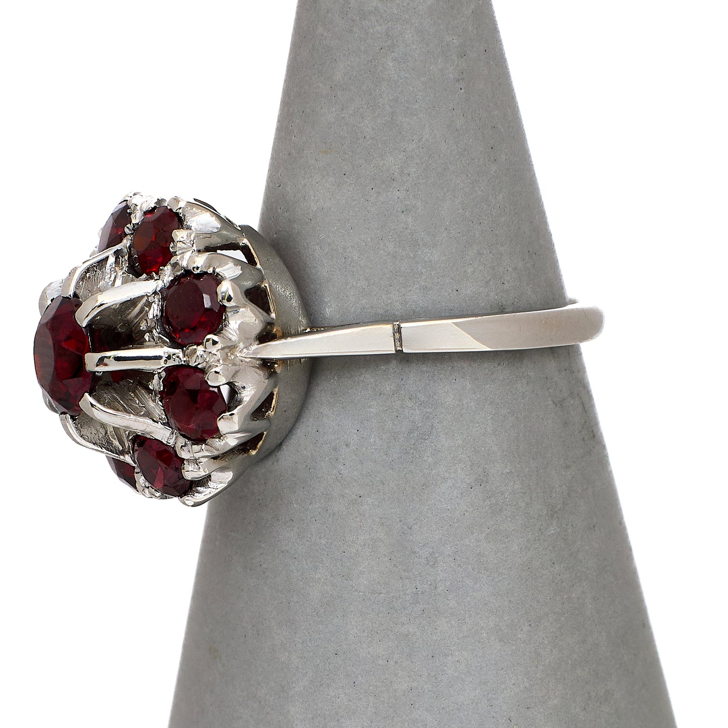 Pre-Owned 18ct White Gold Garnet Cluster Ring