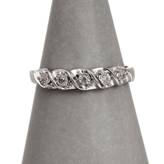 Pre-Owned 9ct White Gold 5 Illusion Set Diamond Twist Ring