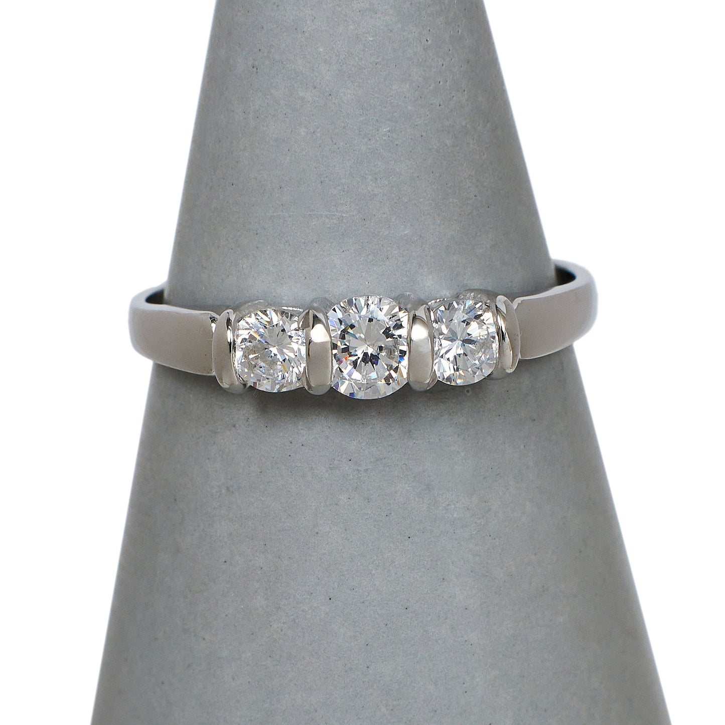Pre-Owned 9ct White Gold 3 CZ Ring Size P