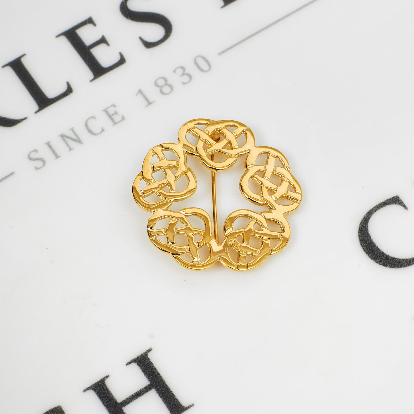 Pre-Owned 9ct Gold Celtic Knot Brooch