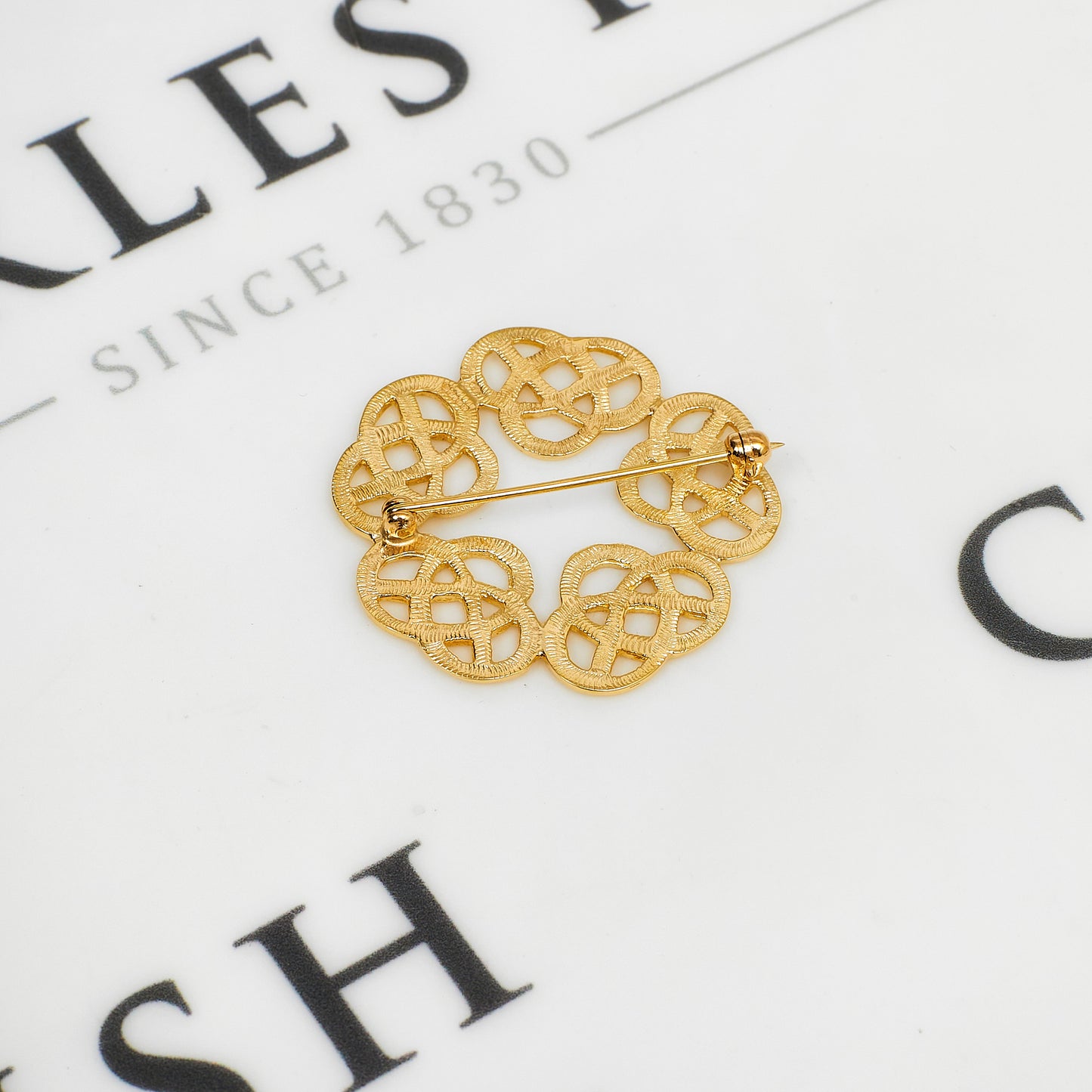 Pre-Owned 9ct Gold Celtic Knot Brooch