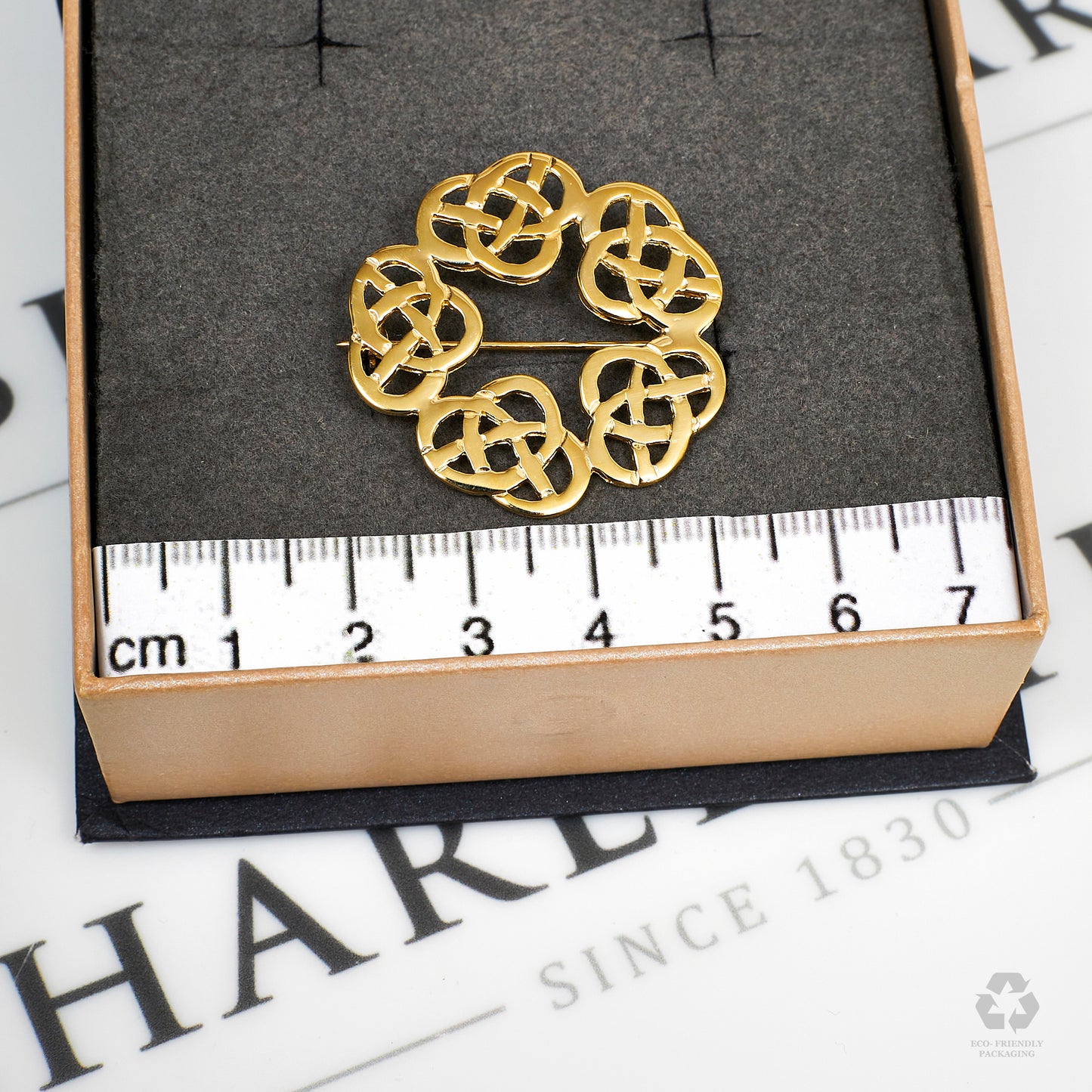 Pre-Owned 9ct Gold Celtic Knot Brooch