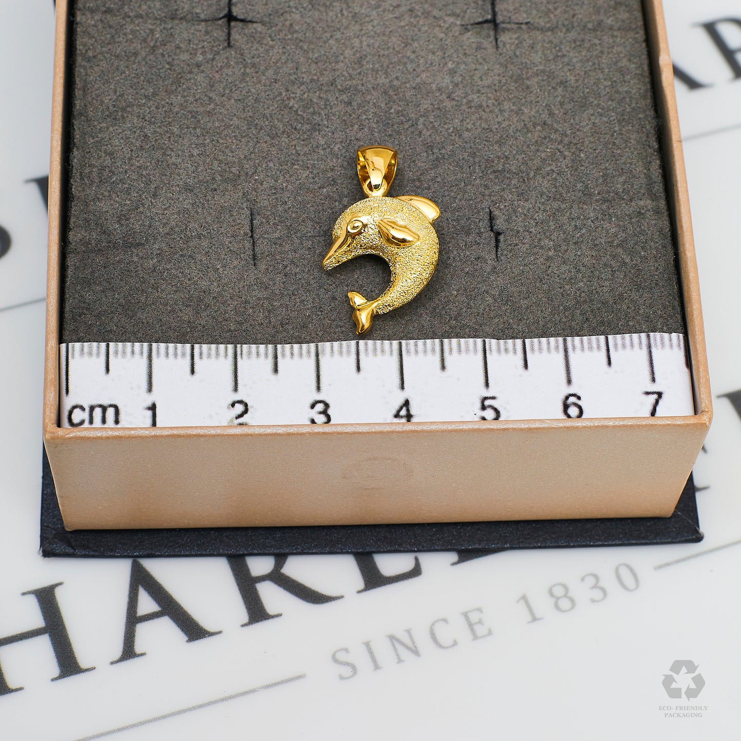 Pre-Owned 18ct Gold Dolphin Pendant