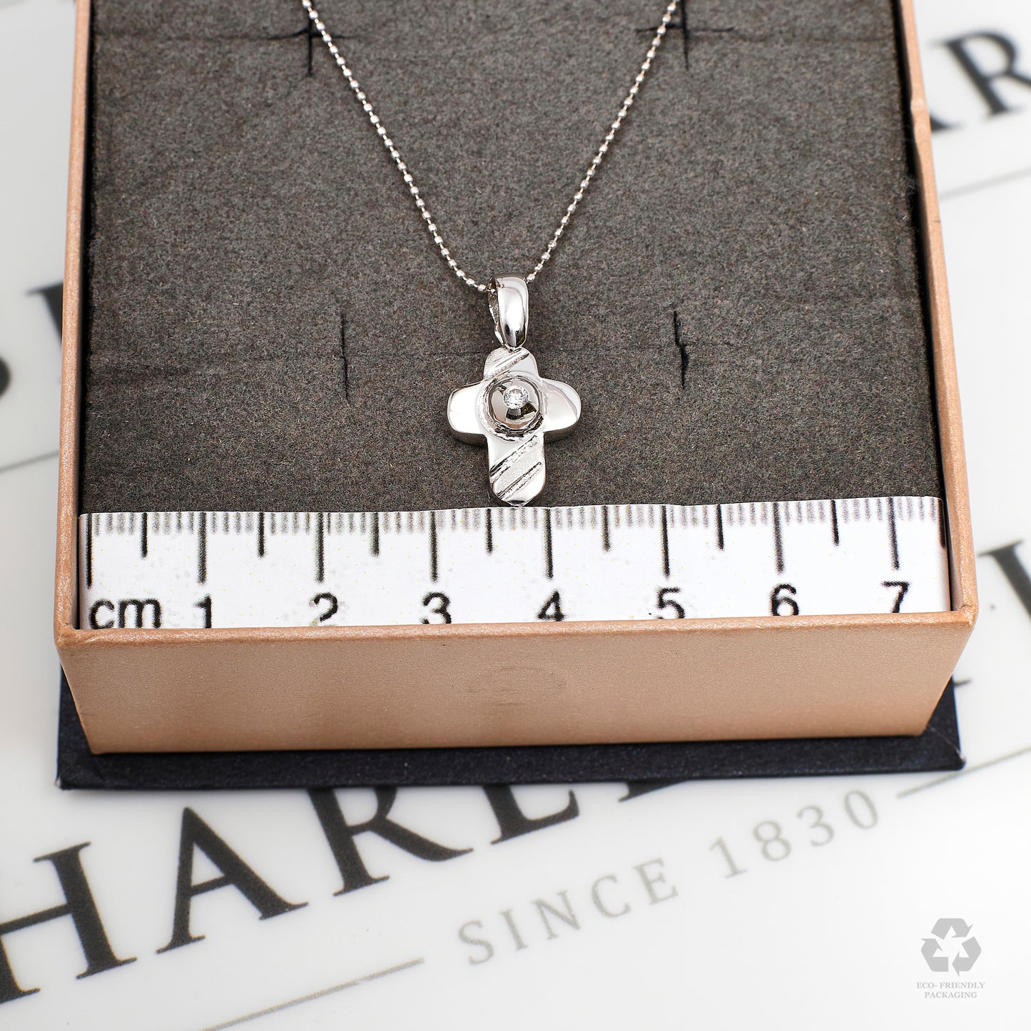 Pre-Owned 18ct White Gold CZ Cross Pendant Necklace