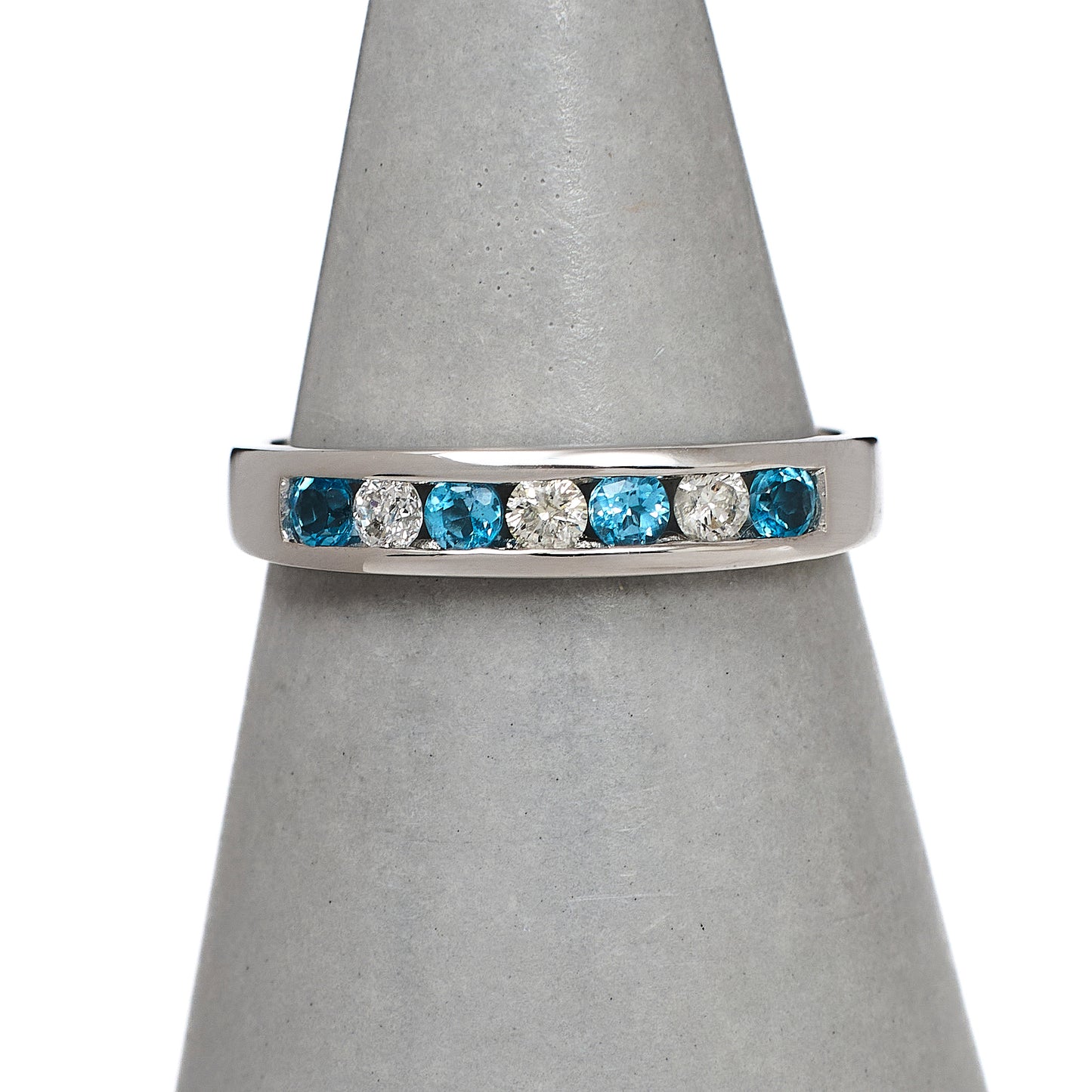 Pre-Owned 9ct White Gold Diamond & Topaz Ring Size L