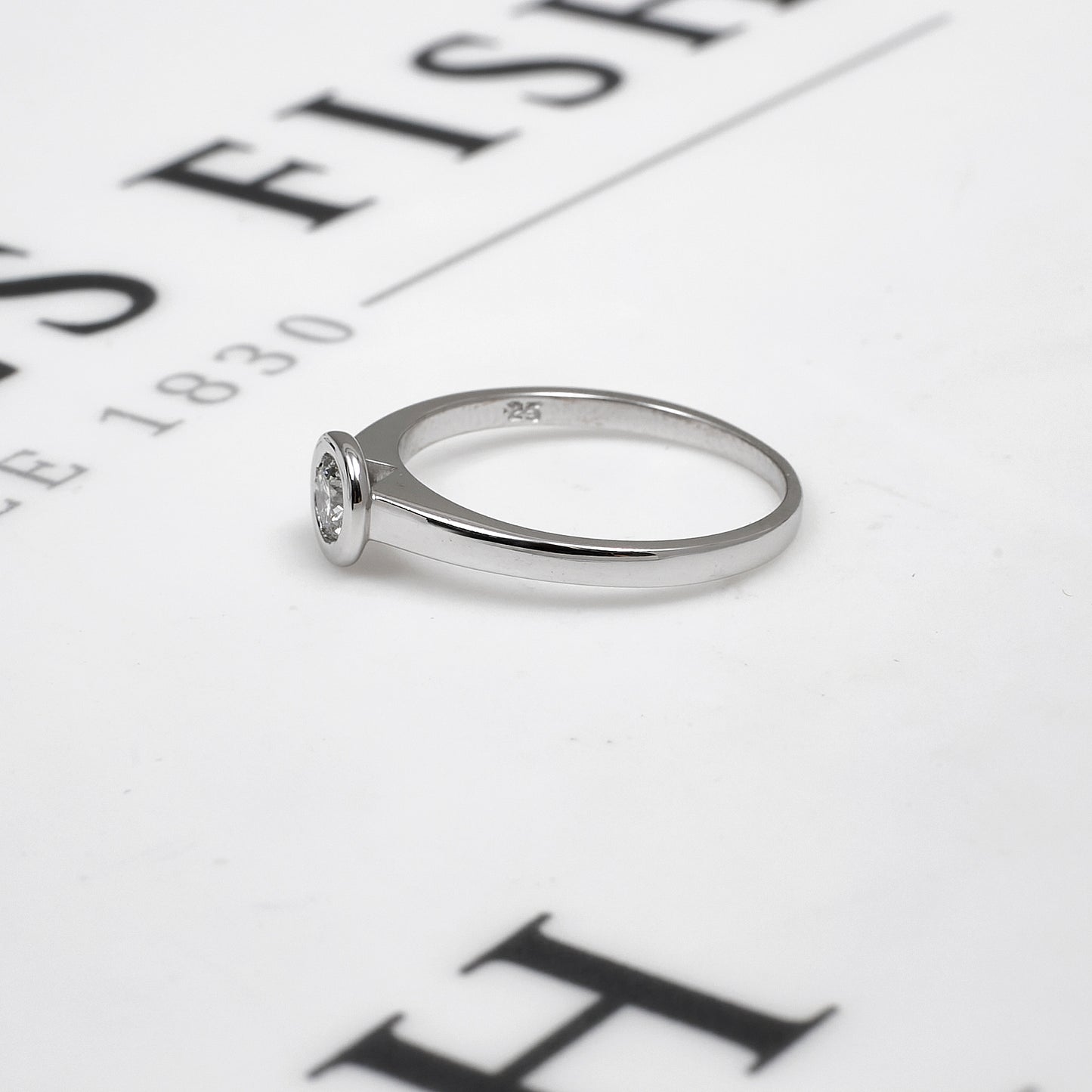 Pre-Owned 18ct White Gold Rubover Diamond Ring Size O