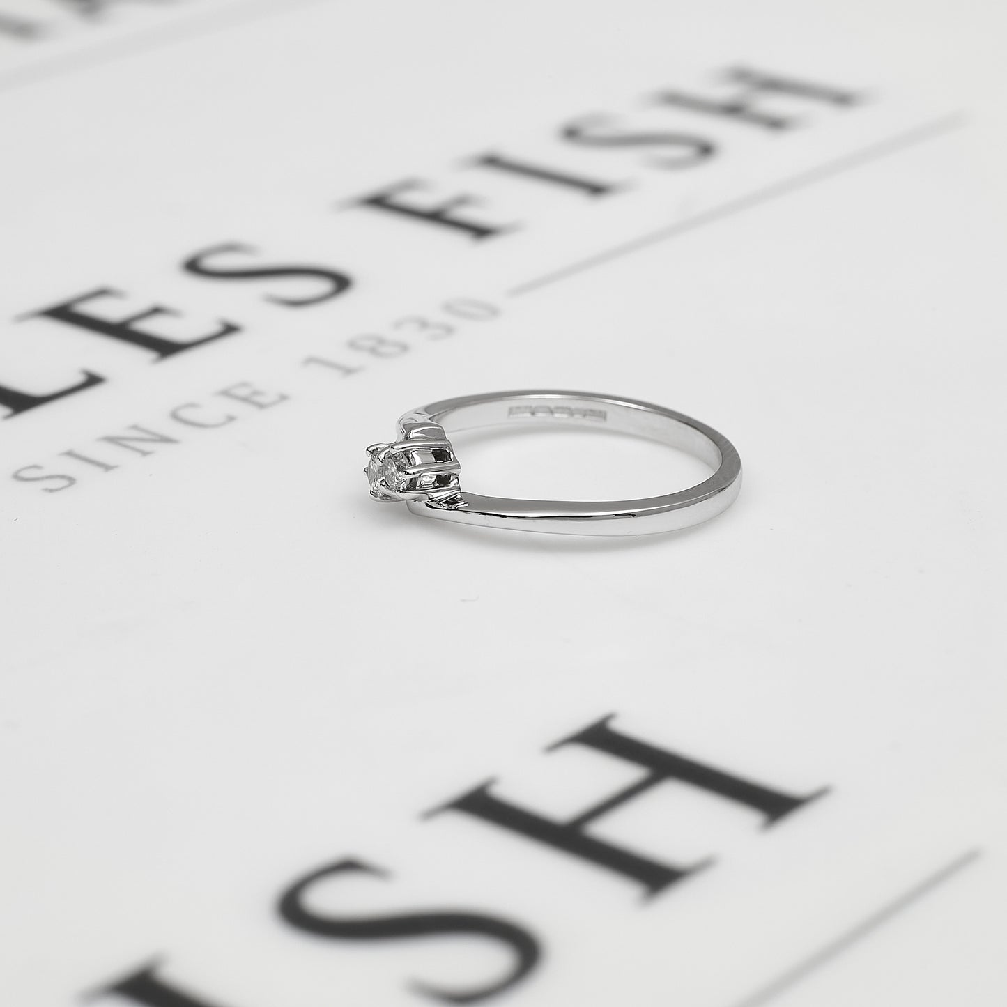 Pre-Owned 18ct White Gold Diamond Ring Size M