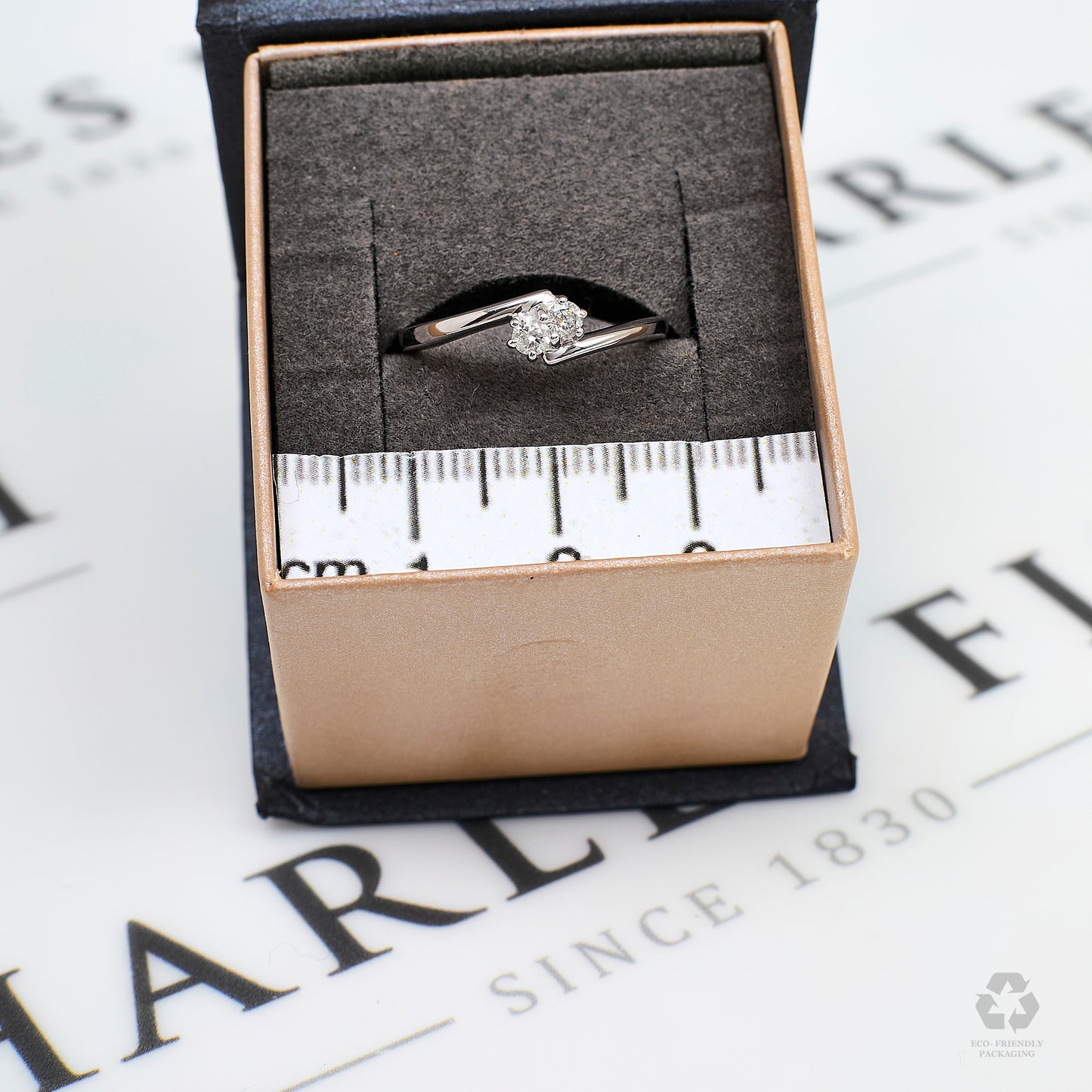 Pre-Owned 18ct White Gold Diamond Ring Size M
