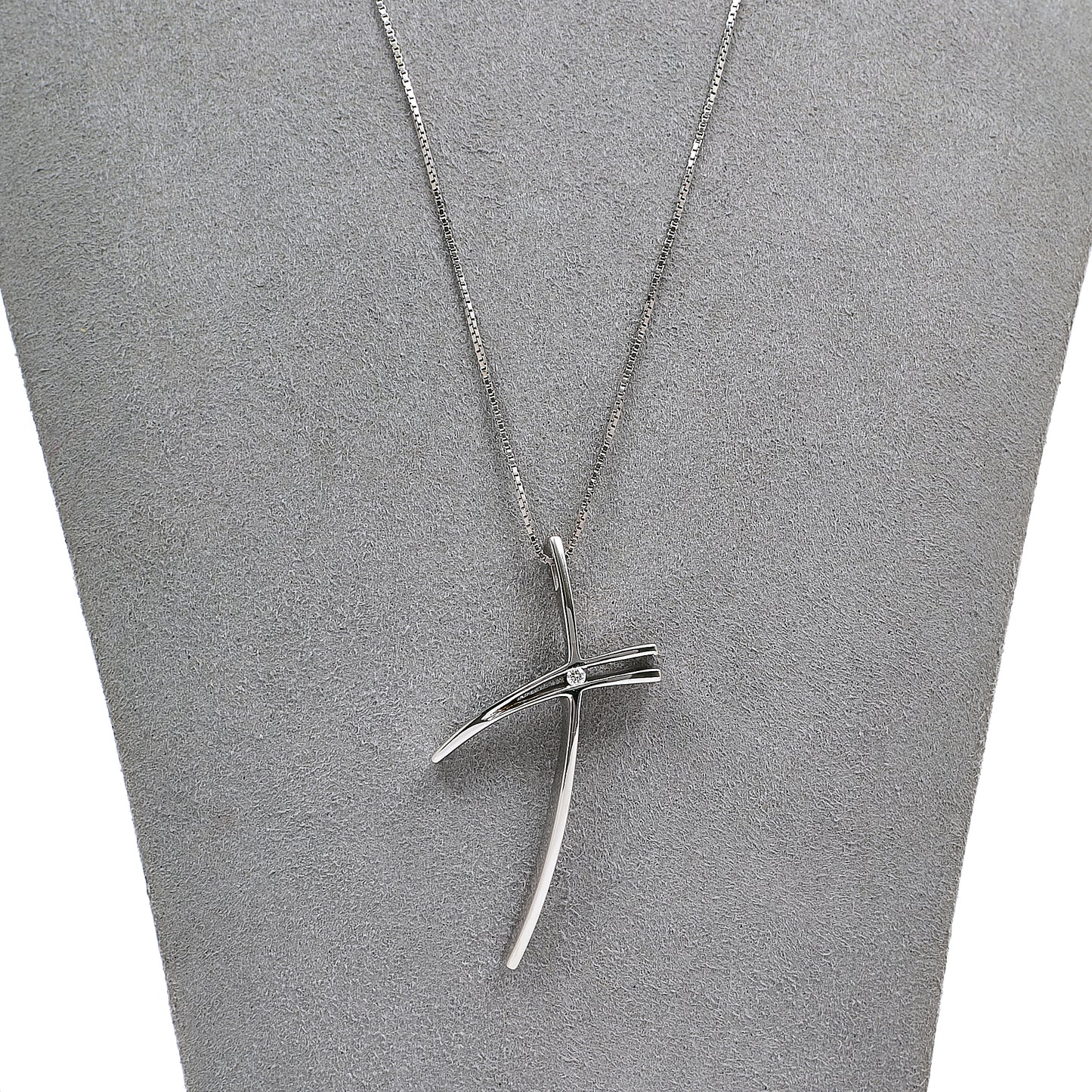 Pre-Owned 18ct White Gold & Diamond Cross Pendant & Chain