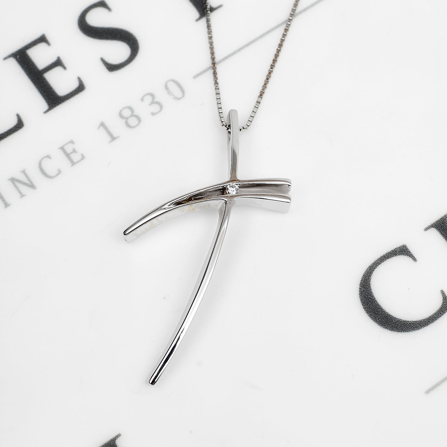 Pre-Owned 18ct White Gold & Diamond Cross Pendant & Chain