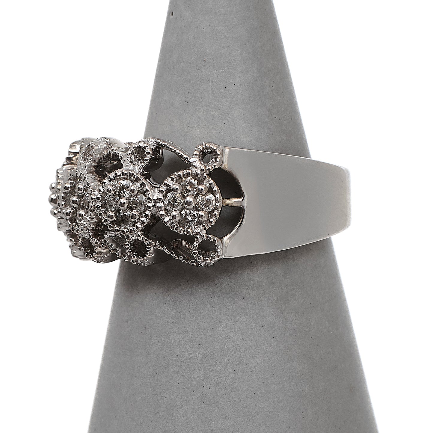 Pre-Owned 9ct White Gold Diamond 5 Circle Ring Size N.5