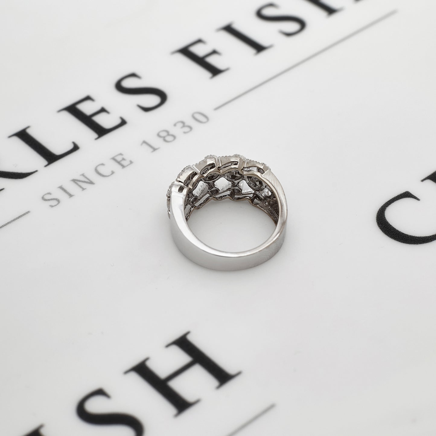 Pre-Owned 9ct White Gold Diamond 5 Circle Ring Size N.5