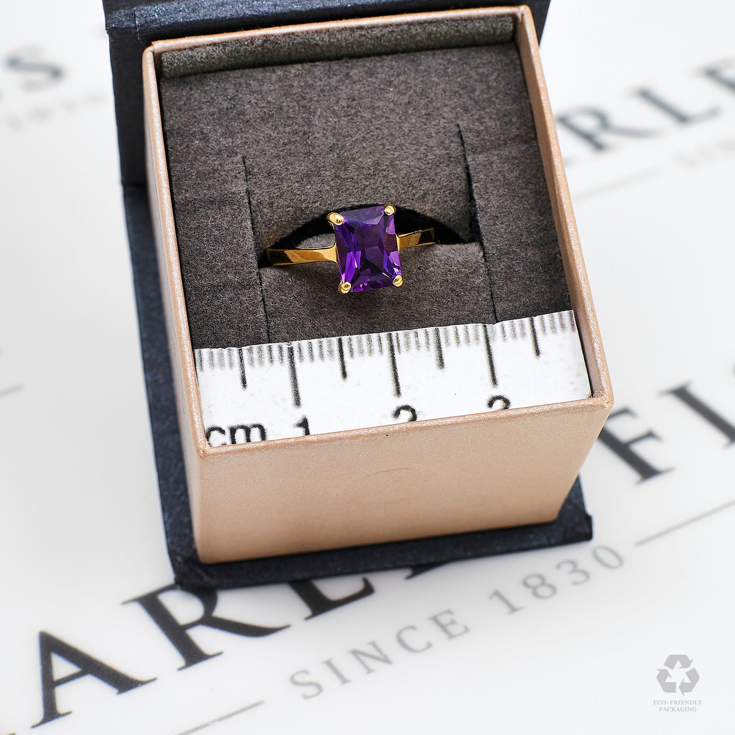 Pre-Owned 18ct Gold Rectangular Amethyst Dress Ring Size H.5
