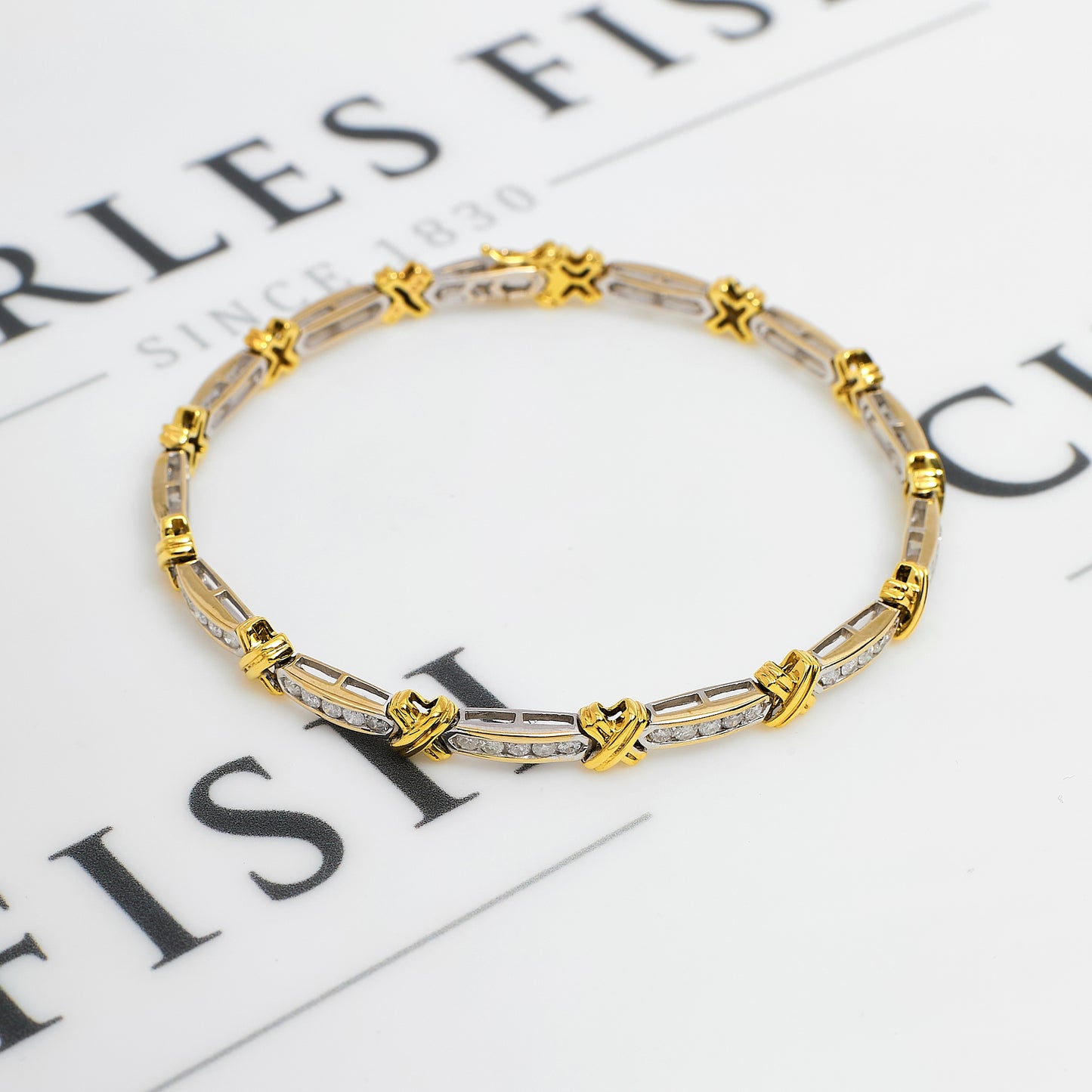 Pre-Owned 18ct Gold 2 Tone Diamond Bracelet 7 Inch