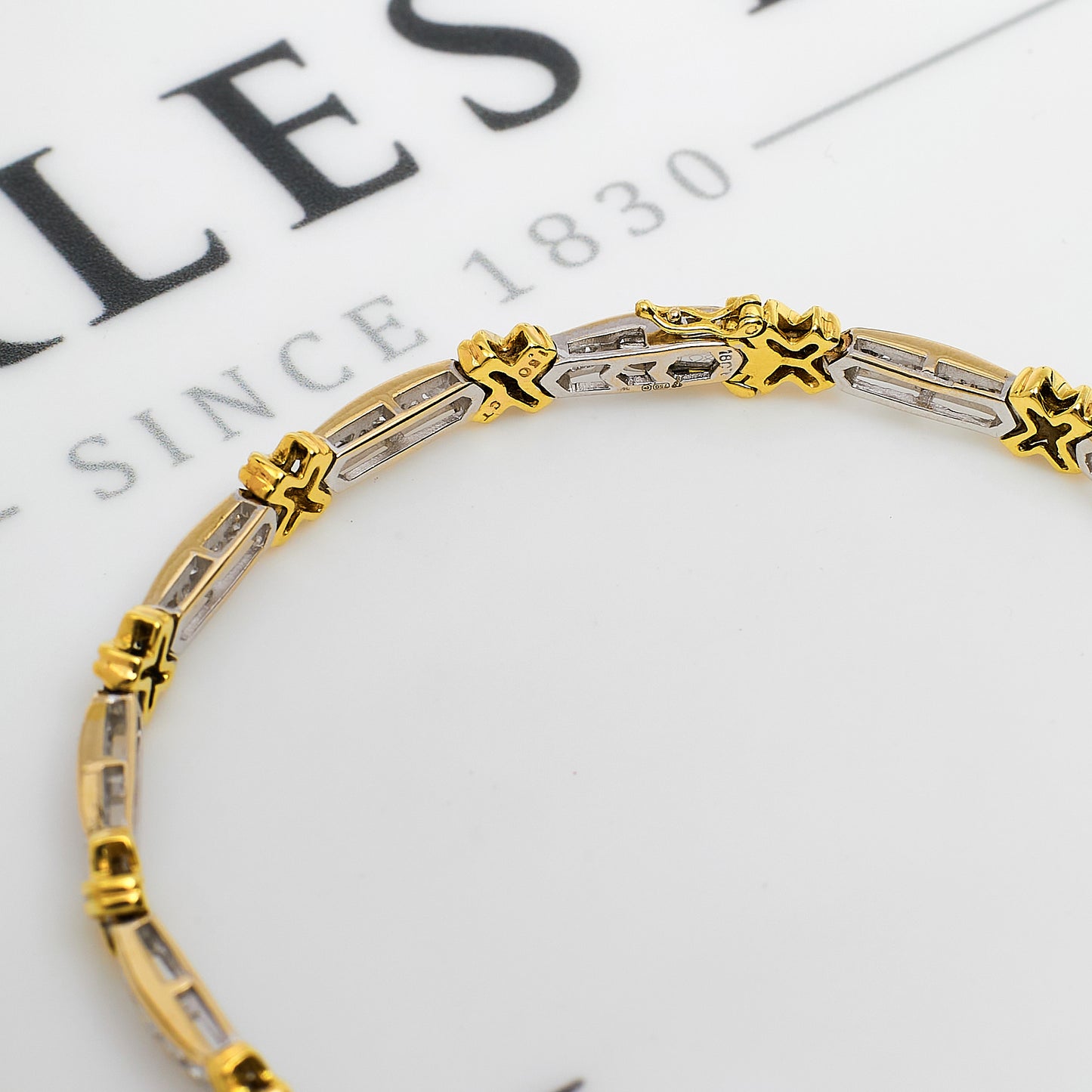 Pre-Owned 18ct Gold 2 Tone Diamond Bracelet 7 Inch