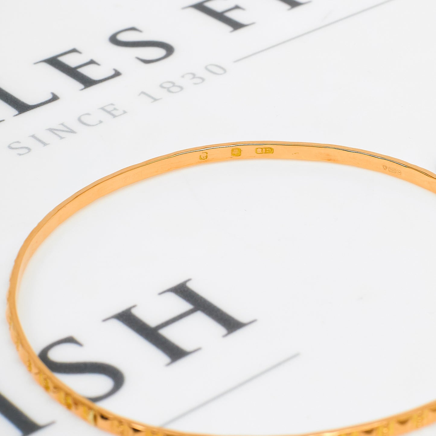 Pre-Owned 18ct Gold Patterned Bangle