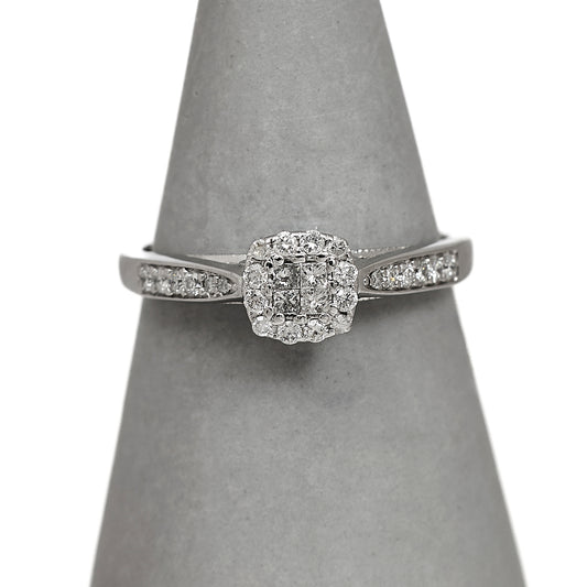 Pre-Owned 9ct White Gold Princess Cut Diamond Cluster Ring