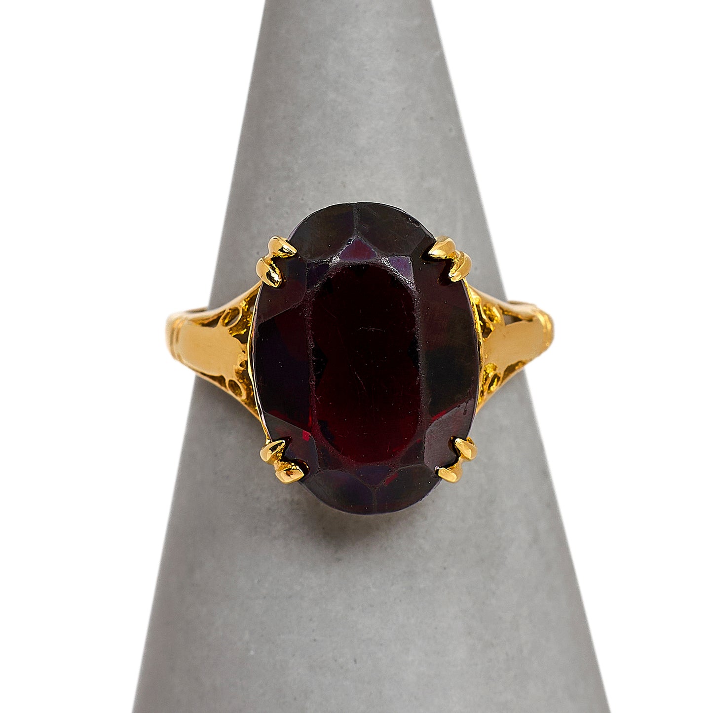 Pre-Owned 9ct Gold Oval Garnet Ring Size I