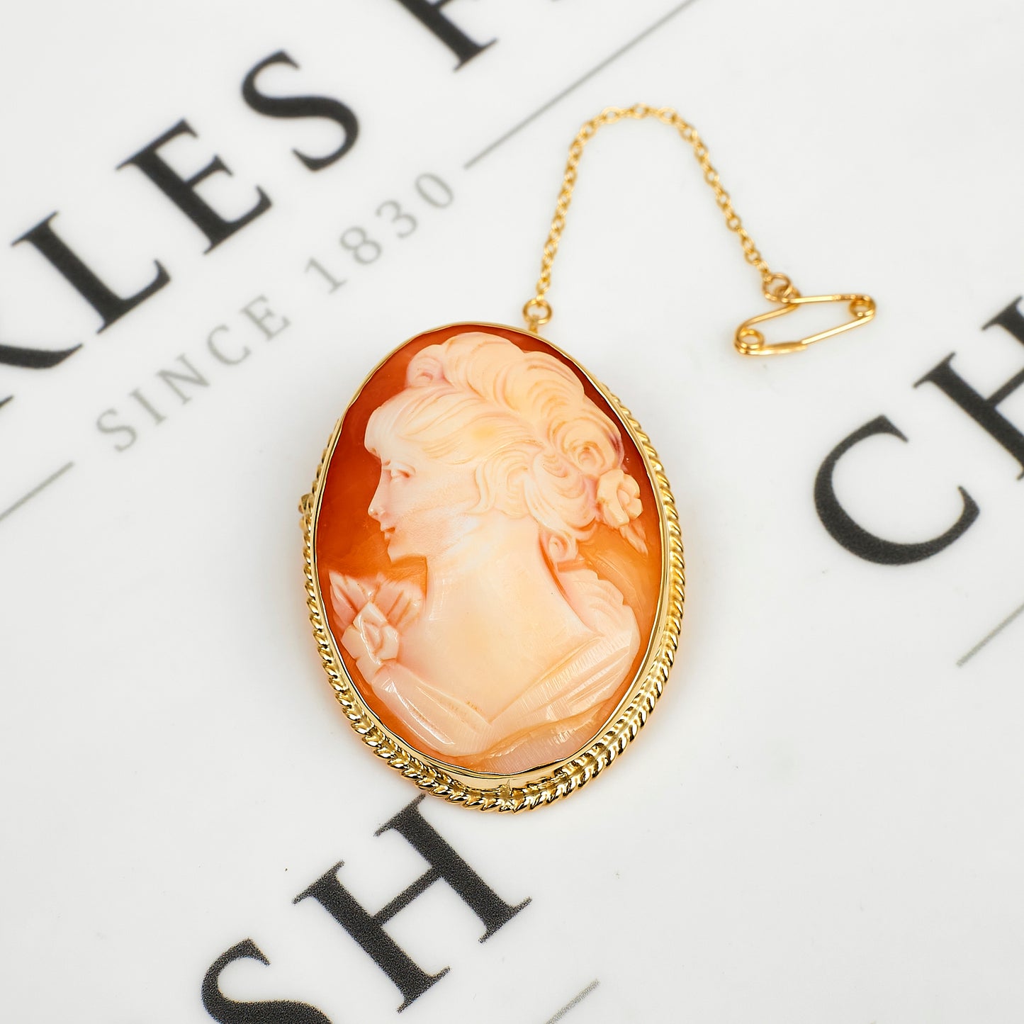Pre-Owned 9ct Gold Oval Cameo Brooch