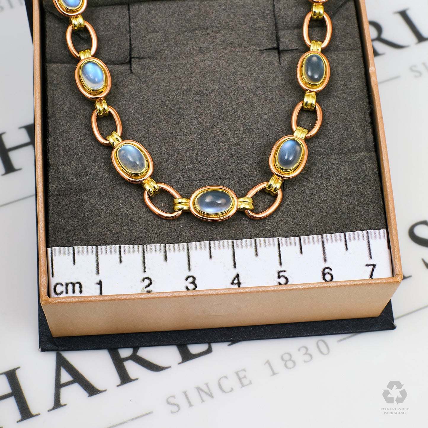 Pre-Owned 14ct Gold Moonstone Cabocohon Bracelet 7 Inch