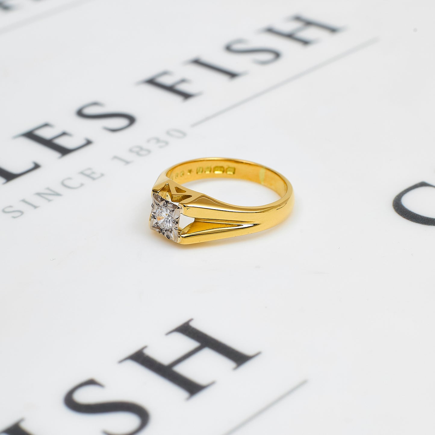 Pre-Owned 18ct Gold Mens Square Set Diamond Ring Size U