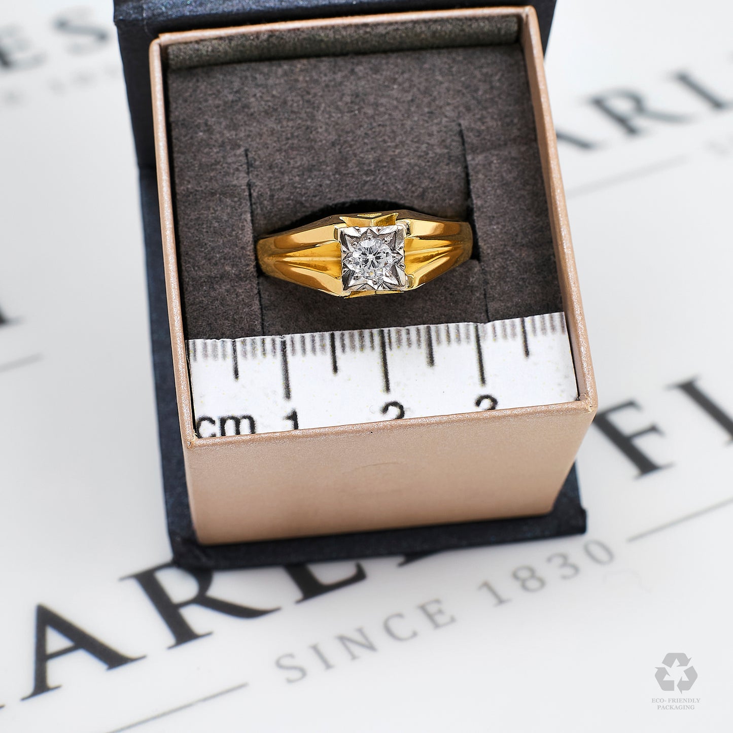 Pre-Owned 18ct Gold Mens Square Set Diamond Ring Size U