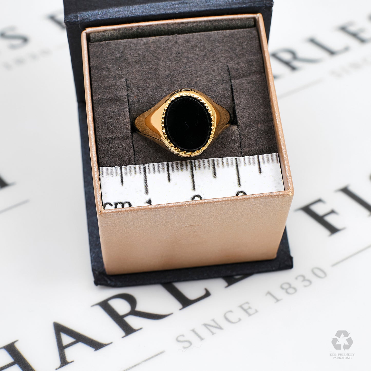 Pre-Owned 9ct Gold Oval Onyx Signet Ring Size R
