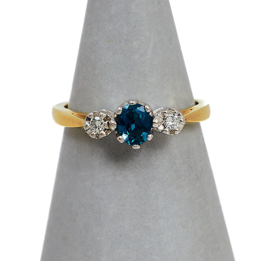 Pre-Owned 9ct Gold Topaz & Diamond Dress Ring Size M