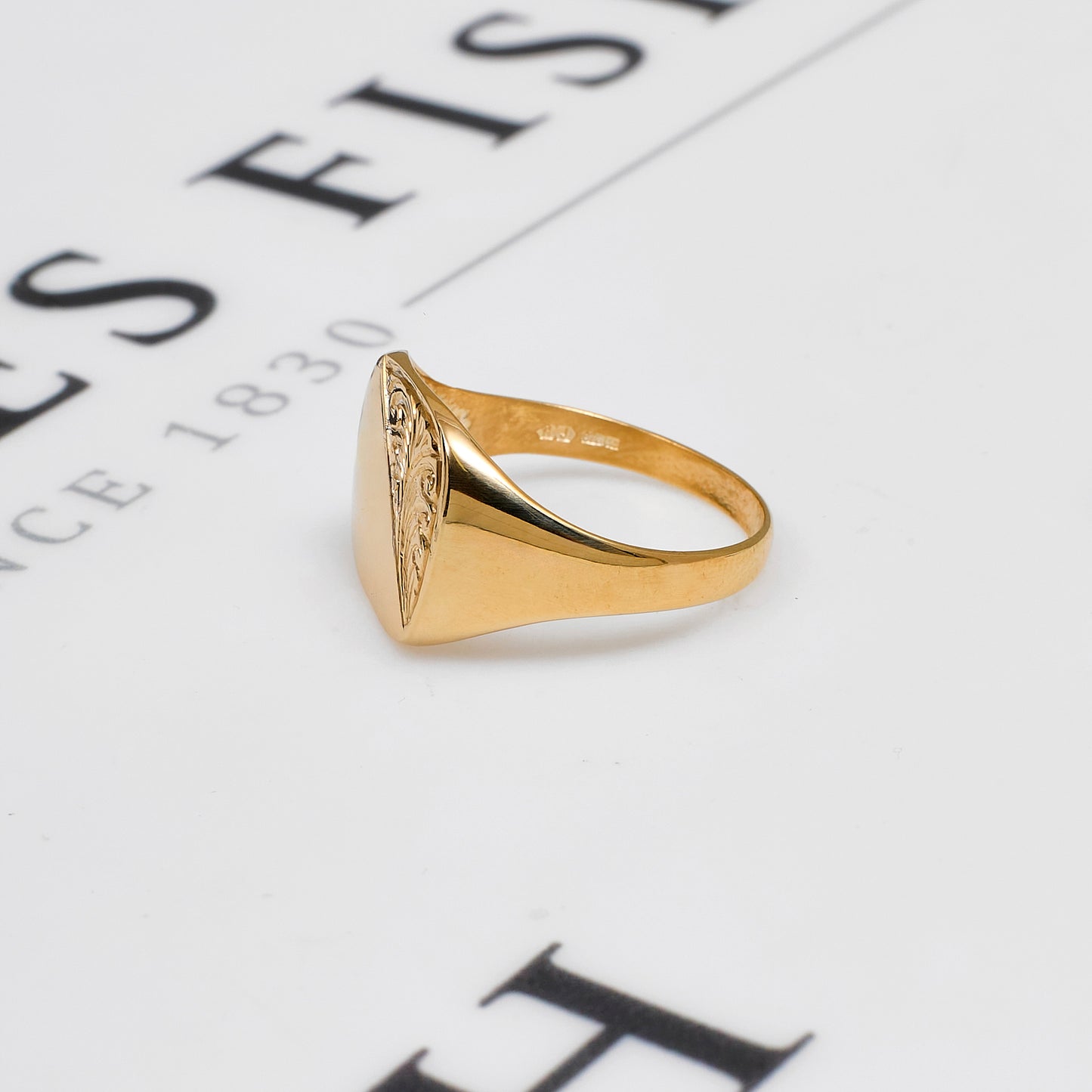 Pre-Owned 9ct Gold Square Pattern & Polish Signet Ring