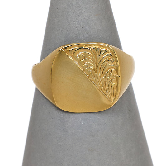 Pre-Owned 9ct Gold Square Pattern & Polish Signet Ring