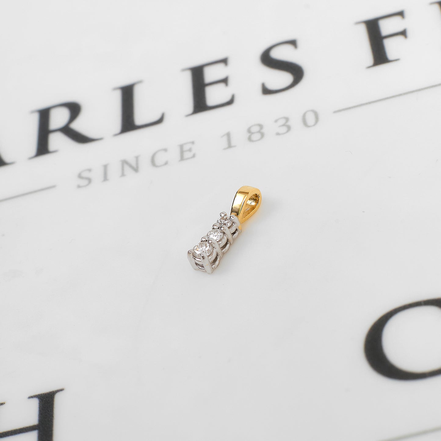 Pre-Owned 9ct Gold 3 Diamond Pendant