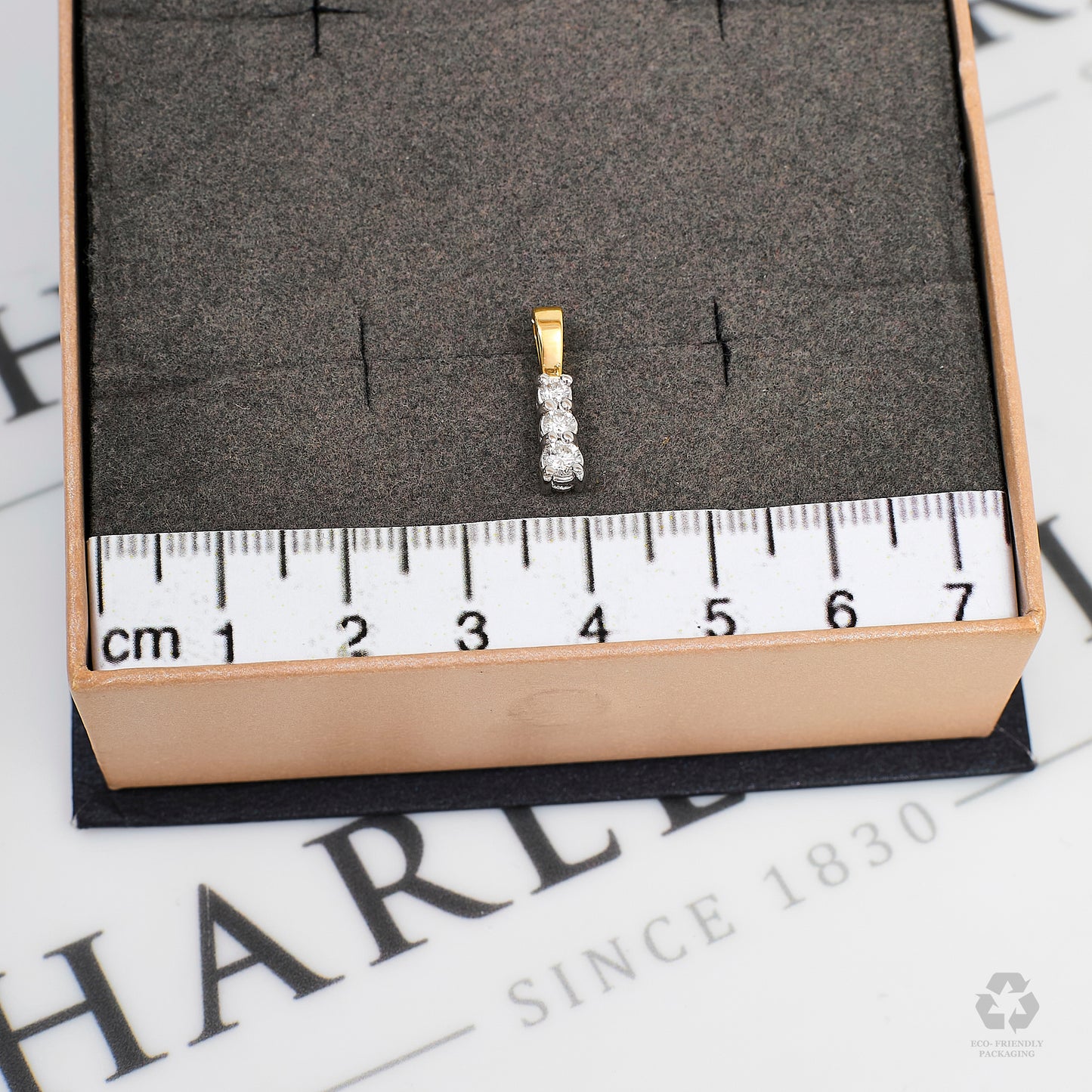 Pre-Owned 9ct Gold 3 Diamond Pendant