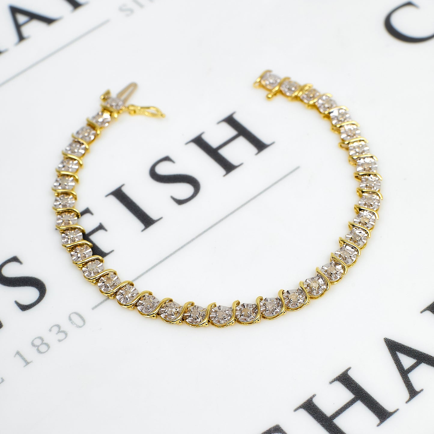Pre-Owned 9ct Gold Illusion Set Diamond Bracelet 7 Inch