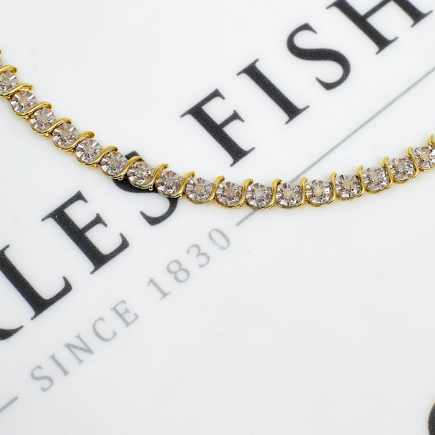 Pre-Owned 9ct Gold Illusion Set Diamond Bracelet 7 Inch