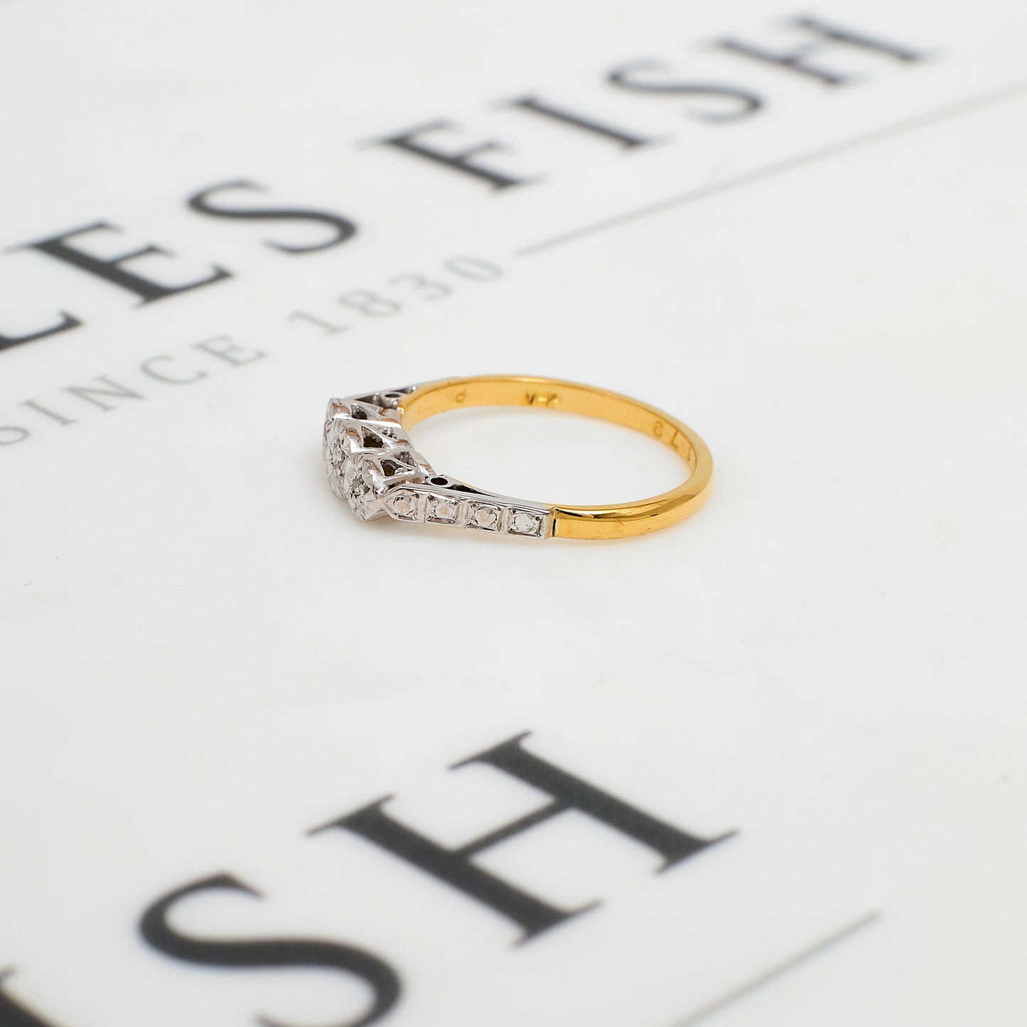 Pre-Owned 18ct Gold Illusion Set 3 Diamond Ring Size L