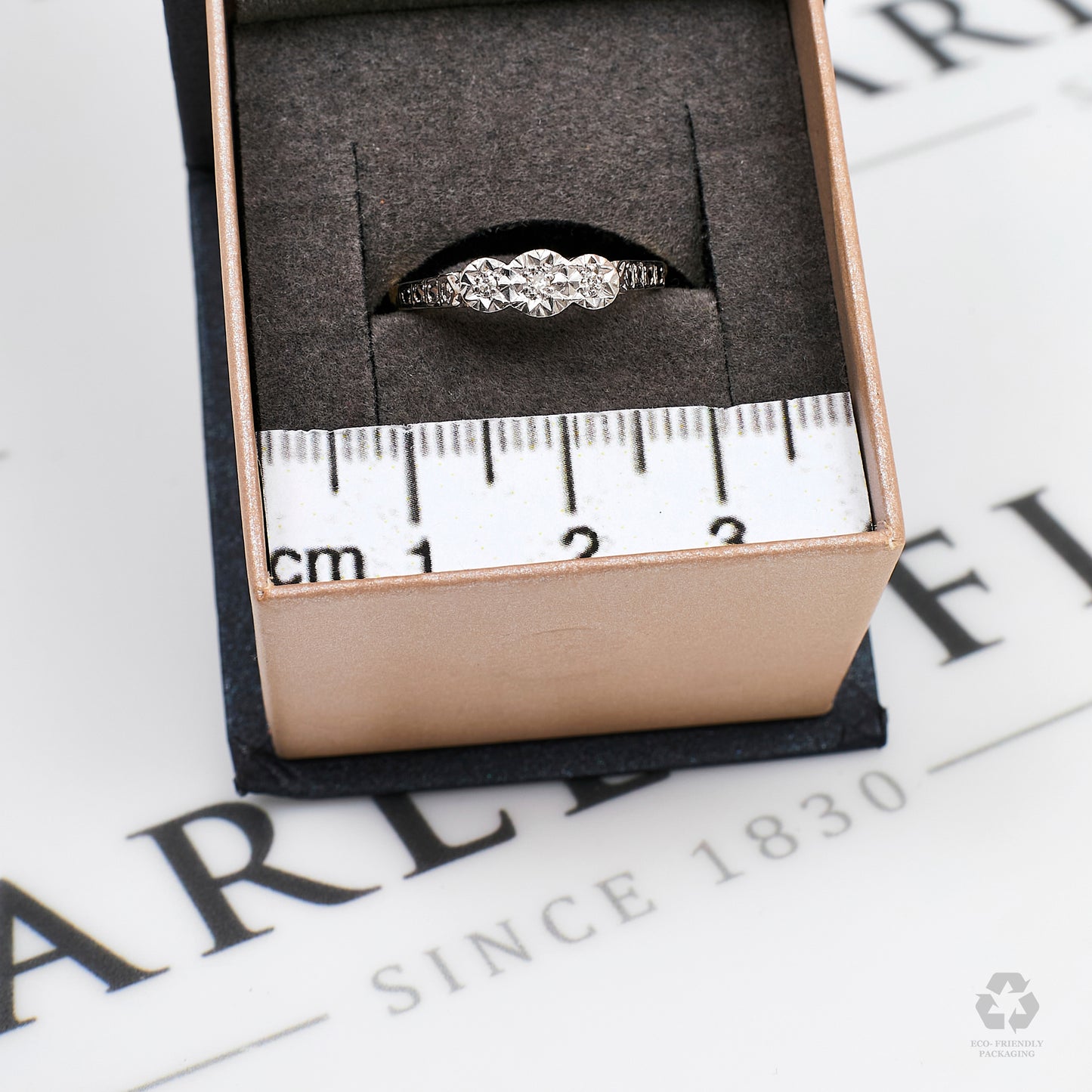 Pre-Owned 18ct Gold Illusion Set 3 Diamond Ring Size L
