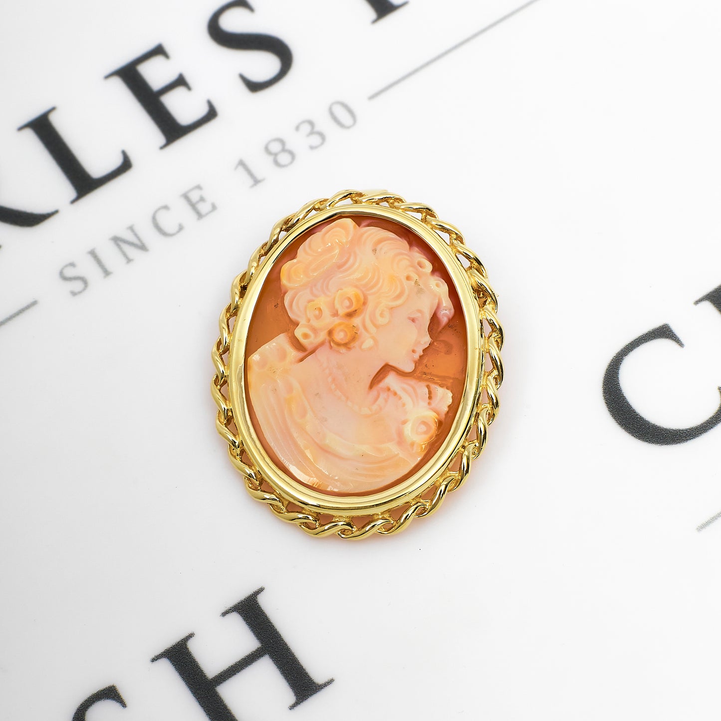 Pre-Owned 9ct Gold Oval Cameo Brooch